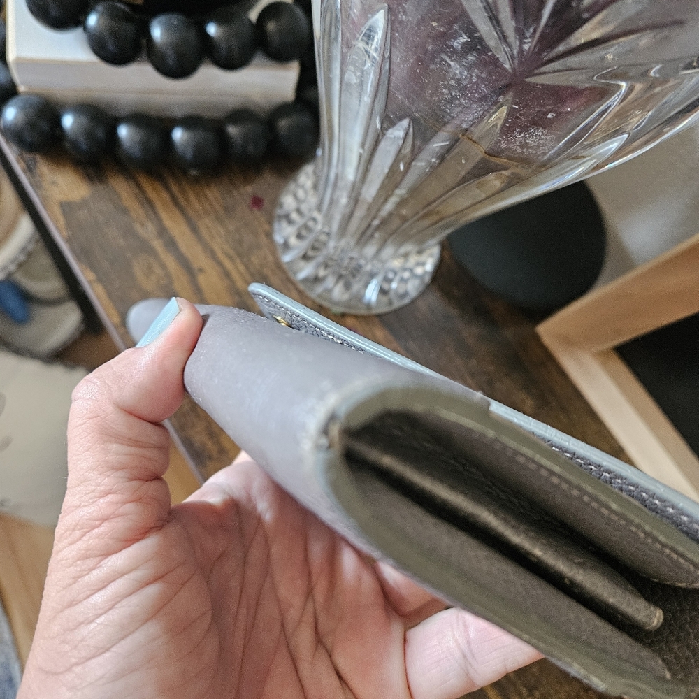 Chloe Envelope Wallet - Picture 3 of 11